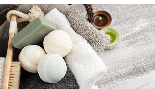 Spa gifts like soap and bath bombs