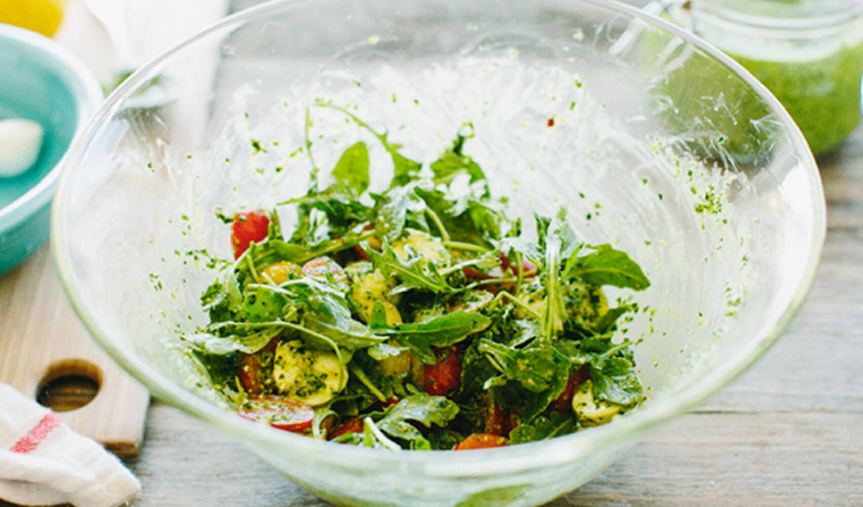 Arugula Caprese Salad with Kale Pesto